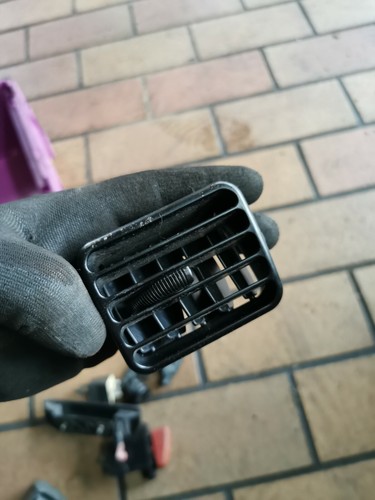 Opel Agila A Luftdüse Lüftungsgitter Lüftungsdüse Armaturenbrett Mitte schwarz