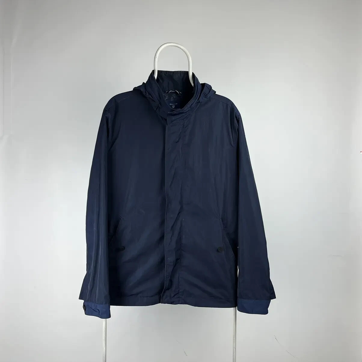 Gant Large Nylon Jacket for Men – Stylish and Durable Outerwear