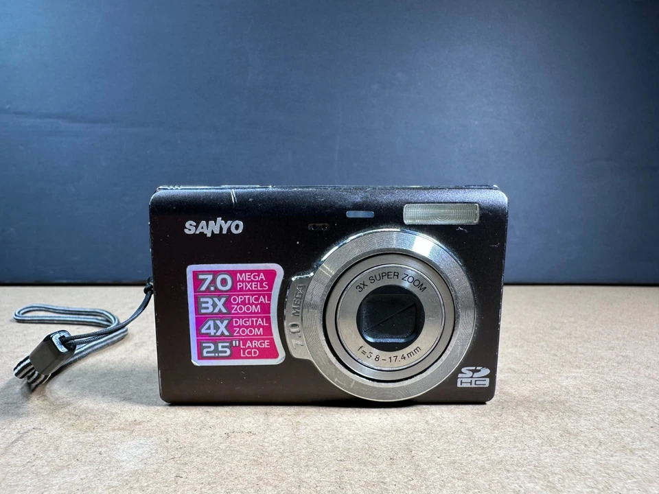 Sanyo VPC T700 7.0MP Digital Camera Only With Battery Ships Fast!!! - Image 2 of 4