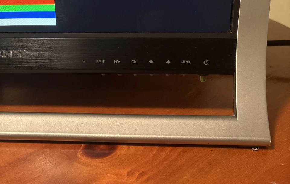 Sony SDM-HS95P LCD Monitor 19 Inch 1280x1024 12ms Response Retro Gaming Vintage - Image 2 of 4