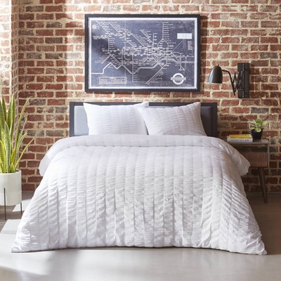 City Scene Orleans Seersucker White 3 Piece Duvet Cover Set-Full/Queen