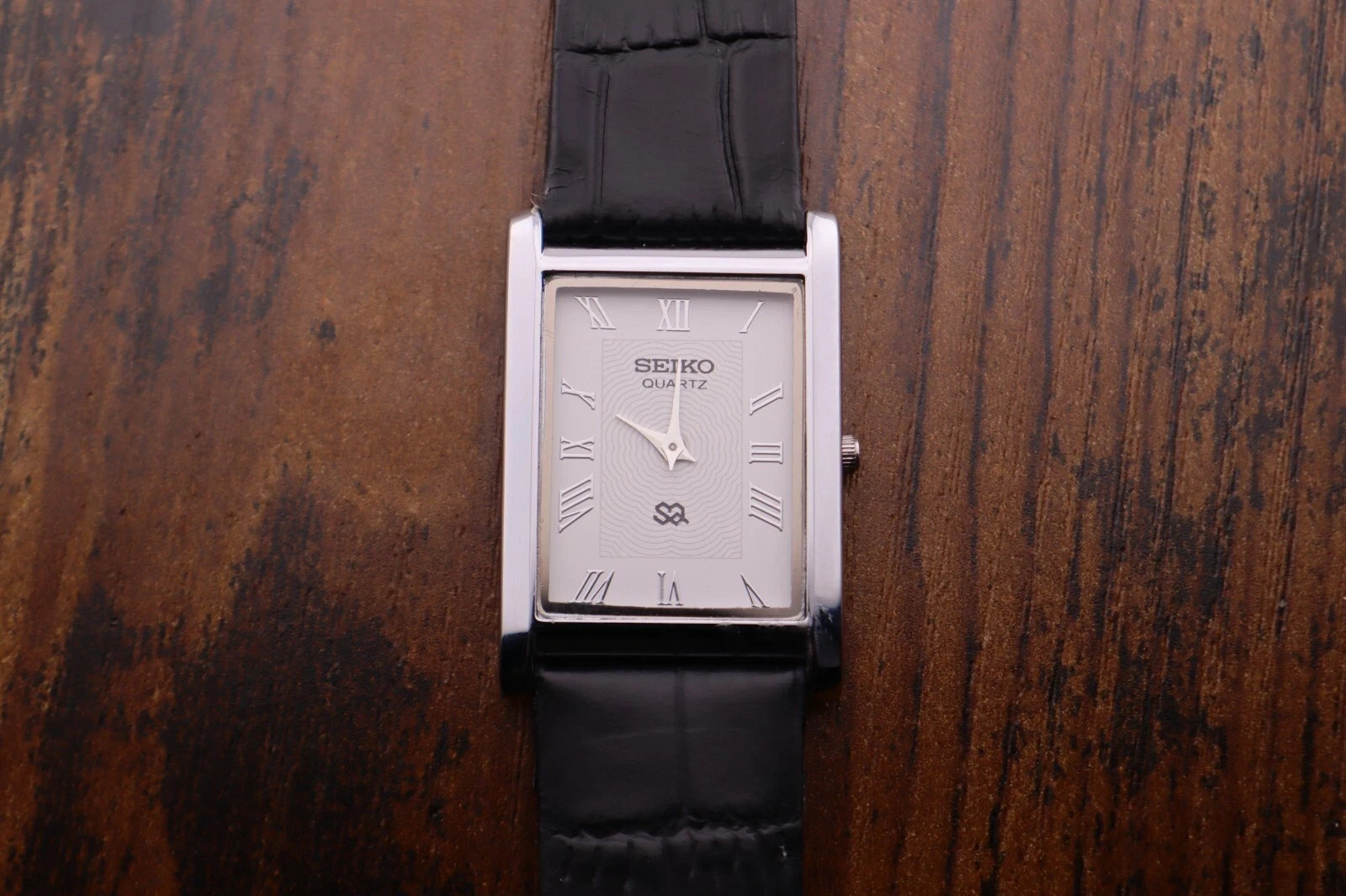 Vintage Men Seiko Quartz Slim Tank White Dial Black leather Dress Watch