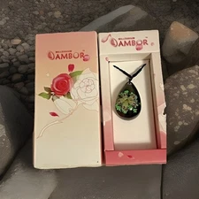 BEAUTIFUL MILLENIUM AMBOR CLEAR FLORAL NECKLACE