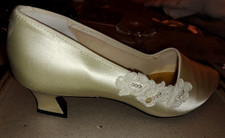 Women's Pr cis Vintage Bridal Wedding Cream Satin Decorated Shoes Sz 9B
