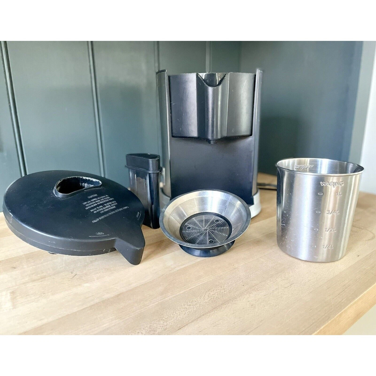 Waring Pro Health Juice Extractor Juicer Model JEX328 Stainless Steel Cup