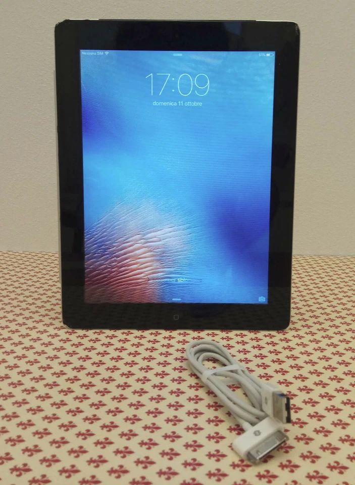 Apple iPad 2 · 16GB · Cellular, foto 1 di 5