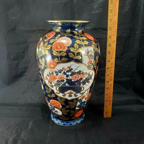 Vintage Chinese Vase Toyo Shin Imari H.F.P. MACAU Chrysanthemums, Fans, Phoenix - Picture 2 of 10
