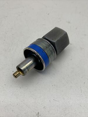 Swagelok QC8 Key 5 Brass Quick Connect Male Fitting, w/Female 1/2'' NPT Thread