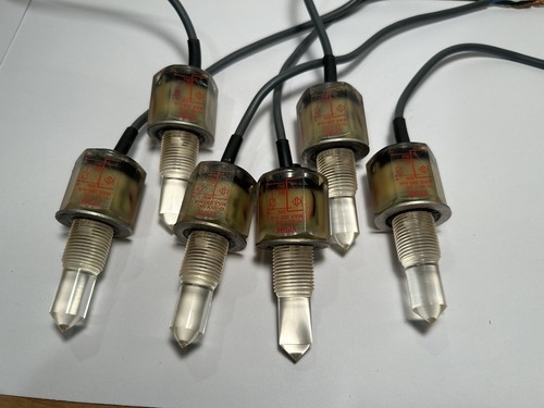 CARLO GAVAZZI VP04E OPTICAL LEVEL SENSOR 10-40VDC max 200mA-used - Picture 5 of 5