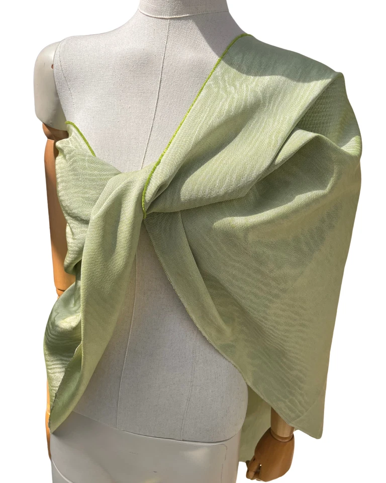 Ткань пастельно-зеленая шелковая муаровая с водяными знаками с узором на 2 метра. - Изображение 3 из 4