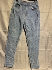 Boohoo High Waisted Mom Jeans Light Wash Size 6 Light wash straight skinny leg