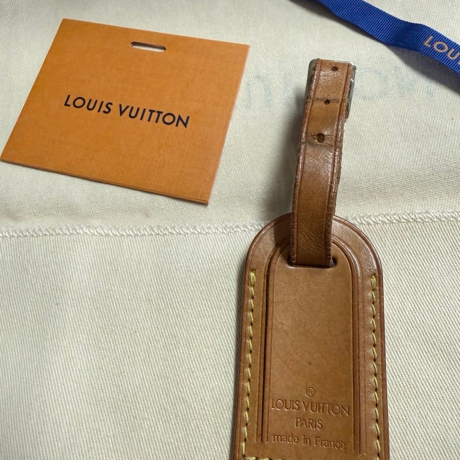 Tag And Poignet Authentic No Box