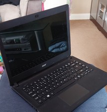 Acer ES1-411 Series laptop + Charger **FOR SPARES**
