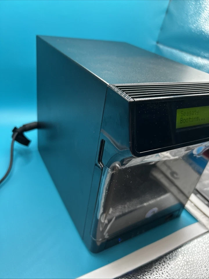 Seagate BlackArmor NAS 400 4-Bay Network Storage 4 1 TB - With Power Supply - Image 2 of 4