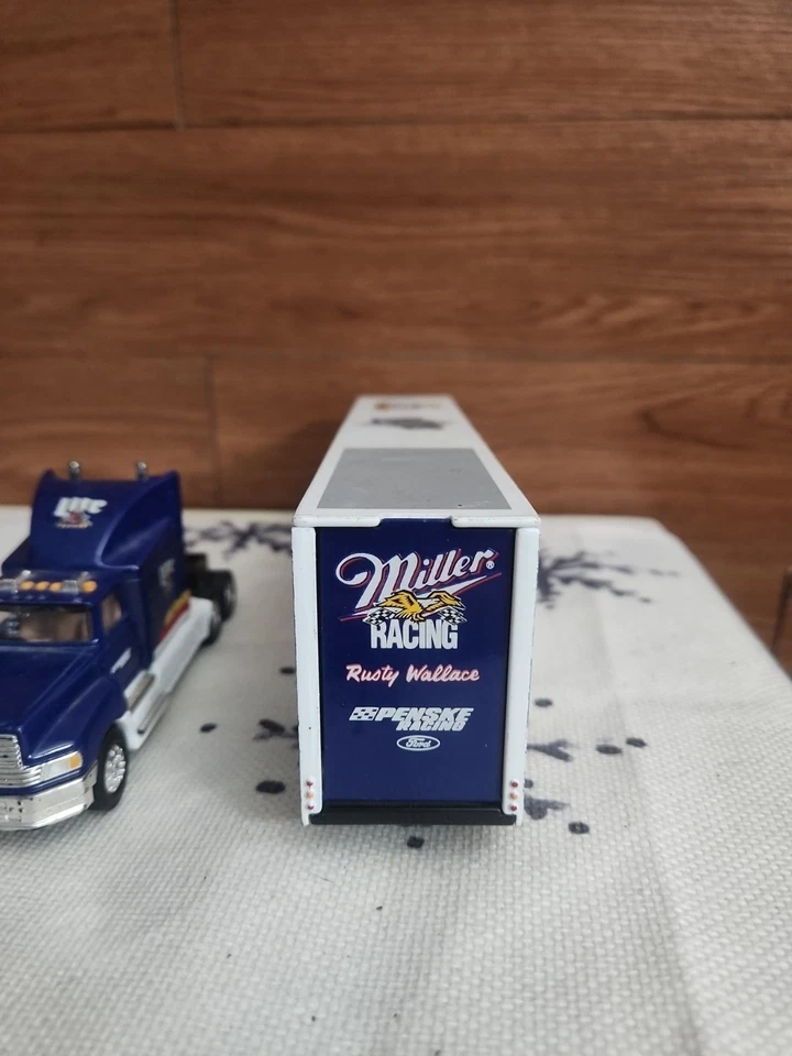 1996 Rusty Wallace autografado Miller Lite brinquedo caminhão carro de corrida equipamento NASCAR Racing - Imagem 4 de 4