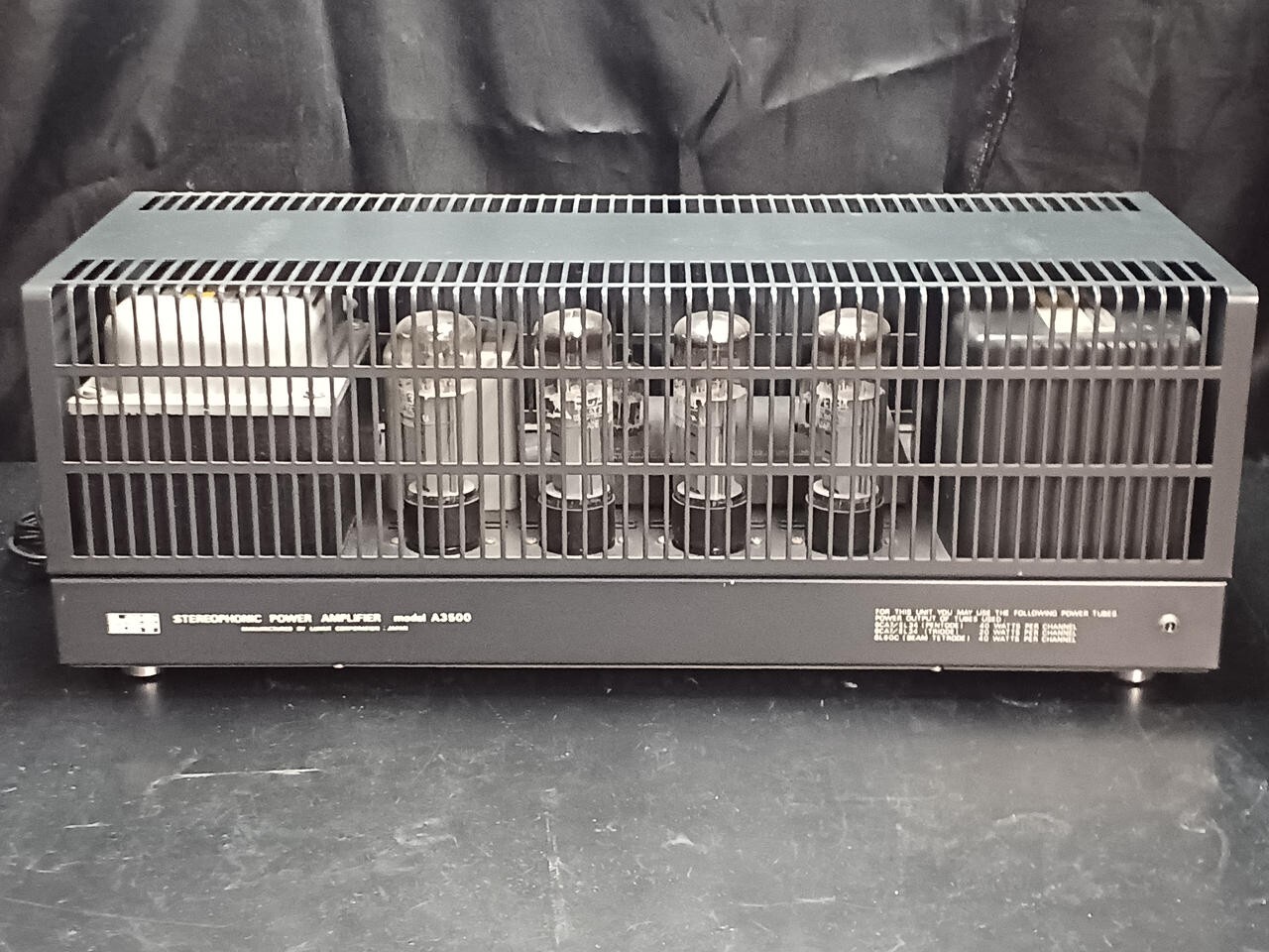 Luxman A3500 High-End Vacuum Tube Power Amplifier for Audiophiles