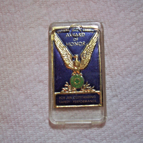 VINTAGE 1954 CRUCIBLE STEEL CO. NATIONAL SAFETY AWARD of HONOR KEY CHAIN