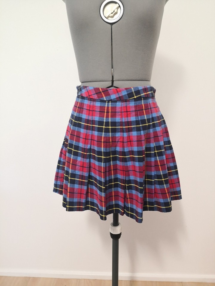 Factorie size 10 short check Pleated skirt, side zip