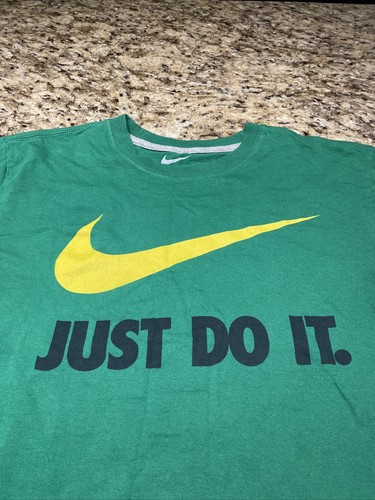 nike t shirt medium men green