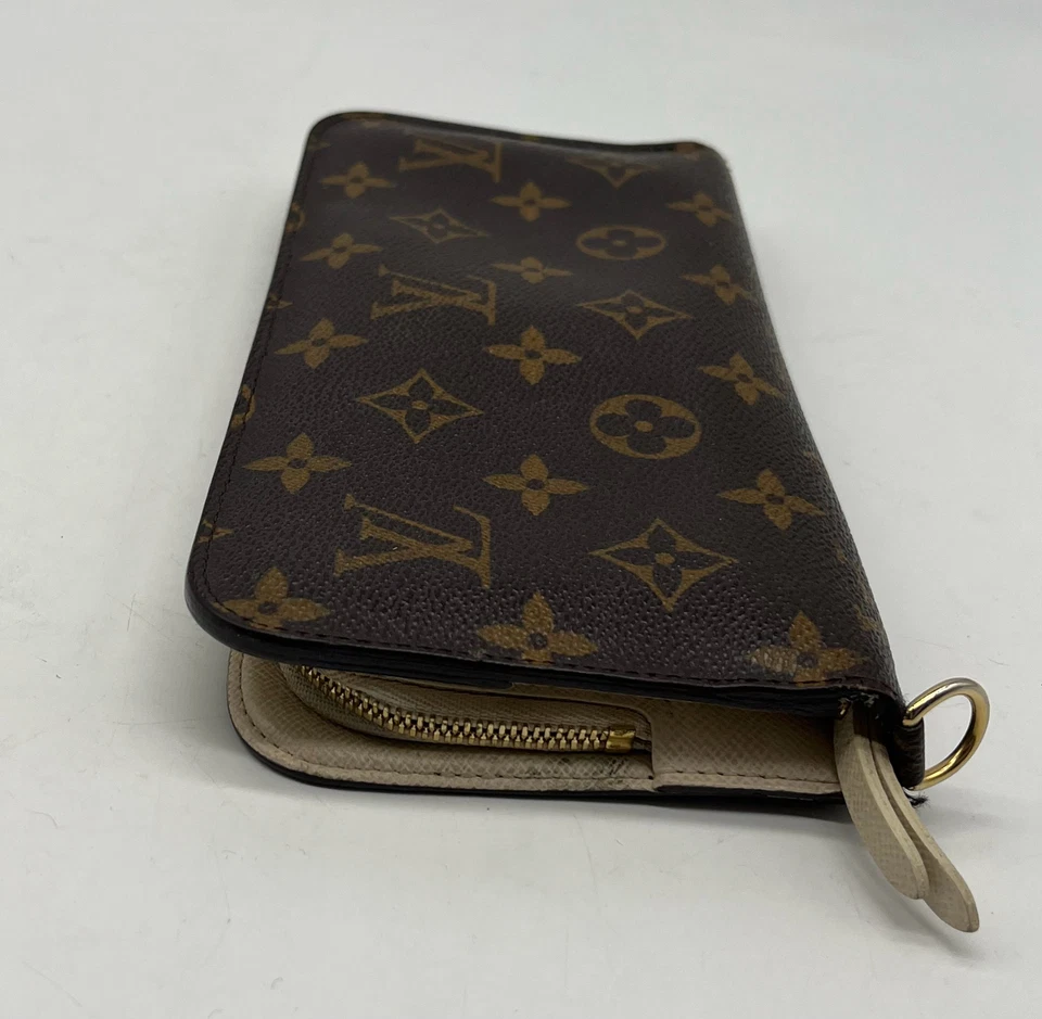 Cartera sobre Louis Vuitton marrón con estampado de monograma de cuero insolite Foto 4 de 4