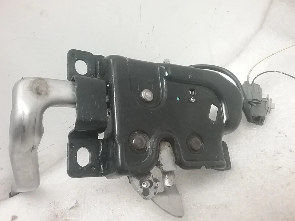 Cierre de bloqueo del capó delantero Honda Civic LX 2001-2005 (1,7 L automático) Foto 2 de 4