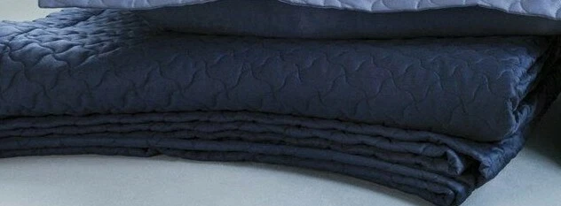 SFERRA "PARRO 4245" F/QUEEN NAVY 1 peça COBERTOR ACOLCHOADO ACETINADO NOVO NA CAIXA  - Imagem 2 de 4