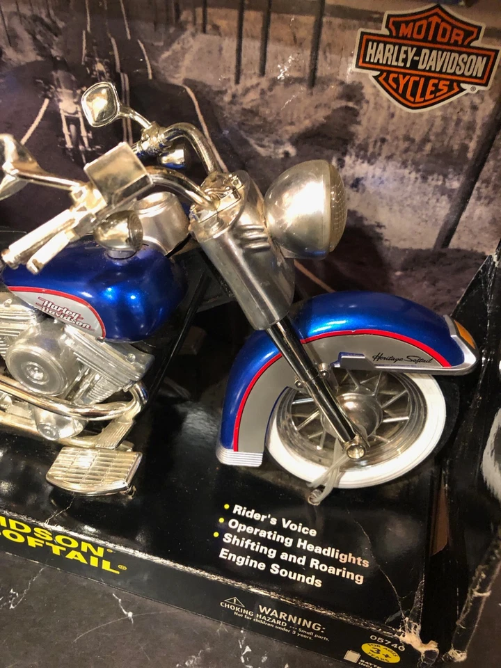 Luces y sonidos de motocicleta Buddy L Harley Davidson 1996 Softail #5740 azul Foto 3 de 4