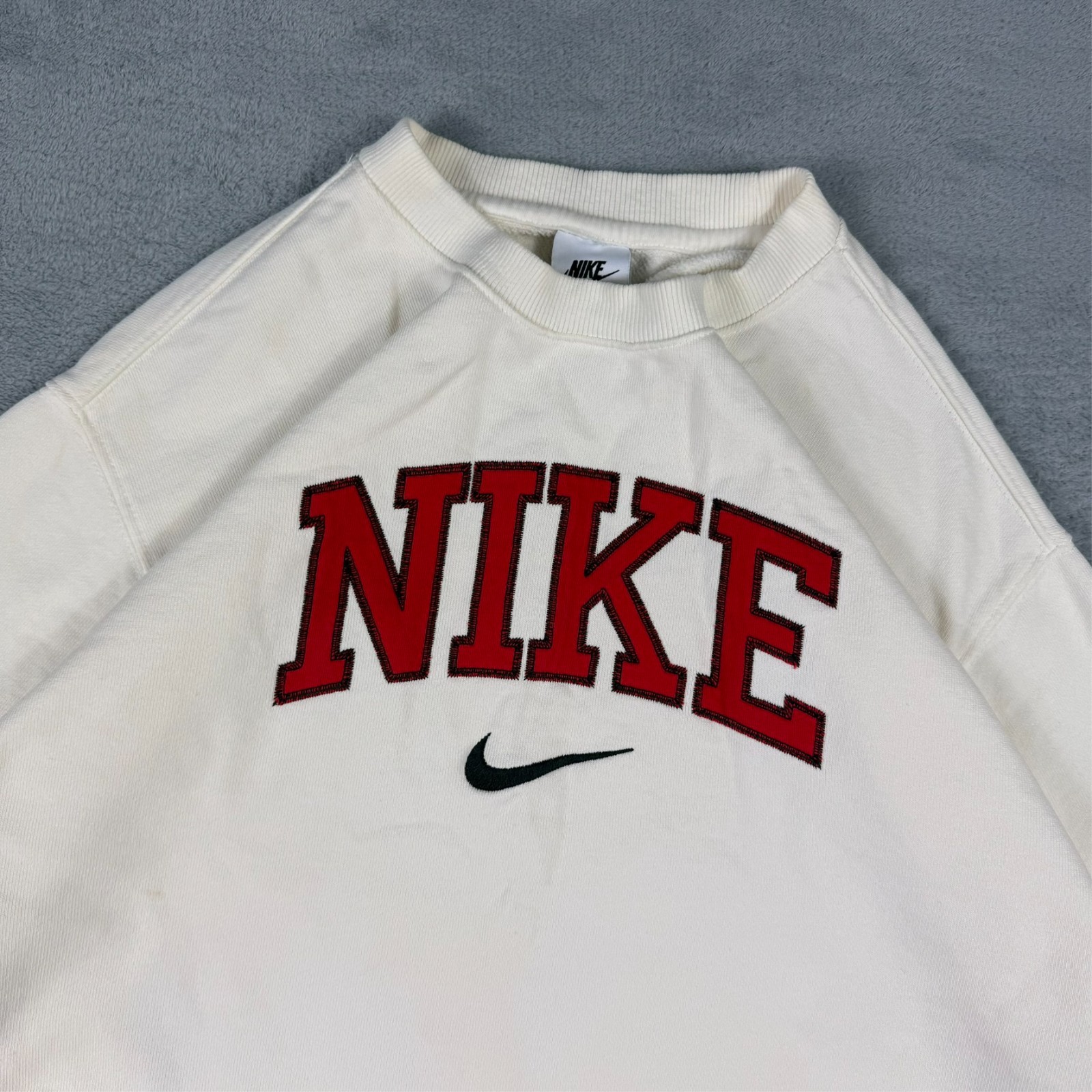 VTG Nike White Red Varsity Collegiate Spellout Oversized XL Pullover Sweatshirt image 4