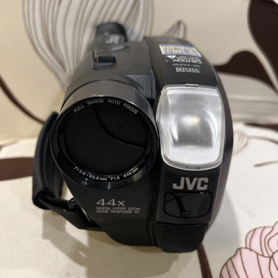 JVC GR-AX830U Compact VHS Camcorder VHC, No Battery No Charger UNTESTED  - Image 2 of 4