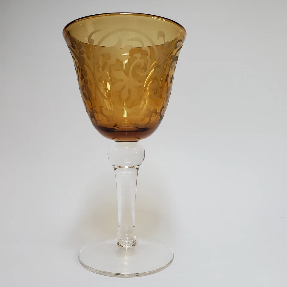 3 copas de vidrio ámbar grabadas con tallos de bola Foto 3 de 4