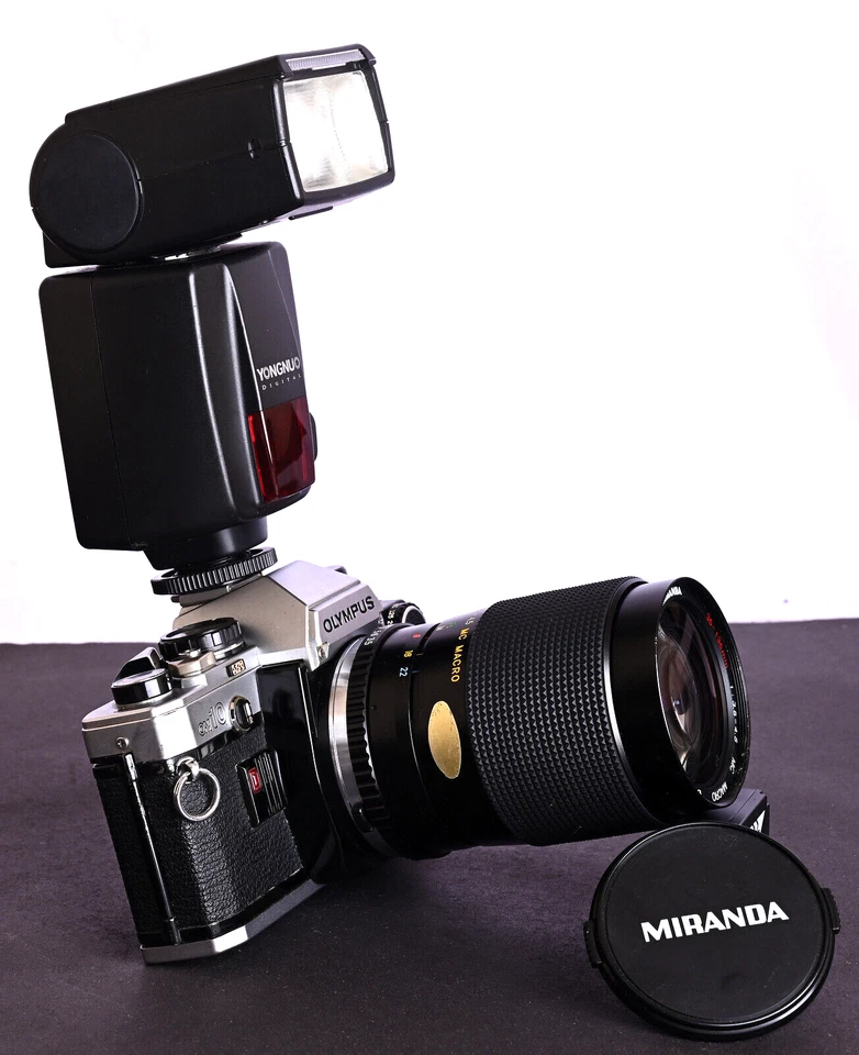 Olympus OM10 Chrome 35mm Film SLR + M-Adapter, Miranda 35-135mm Lens & YN460 Kit - Image 3 of 4