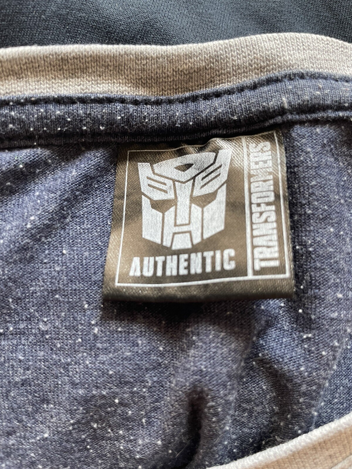 2017 Hasbro Authentic Transformers Tshirt.Size L. - image 2