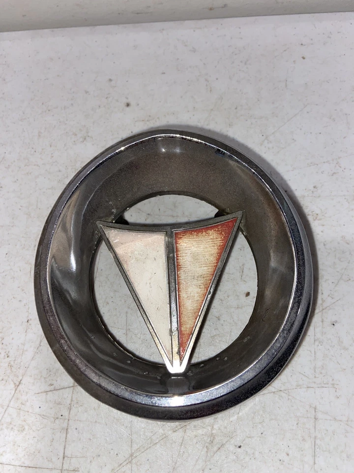 Mopar 1964 Plymouth Valiant sello parrilla adorno Foto 3 de 4