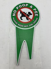 No Poop  Pee Please Keep Off the Grass Dog Sign Green 12 1/8"