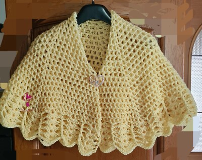 Mantellina della nonna gialla nuova all'uncinetto,fatta a mano