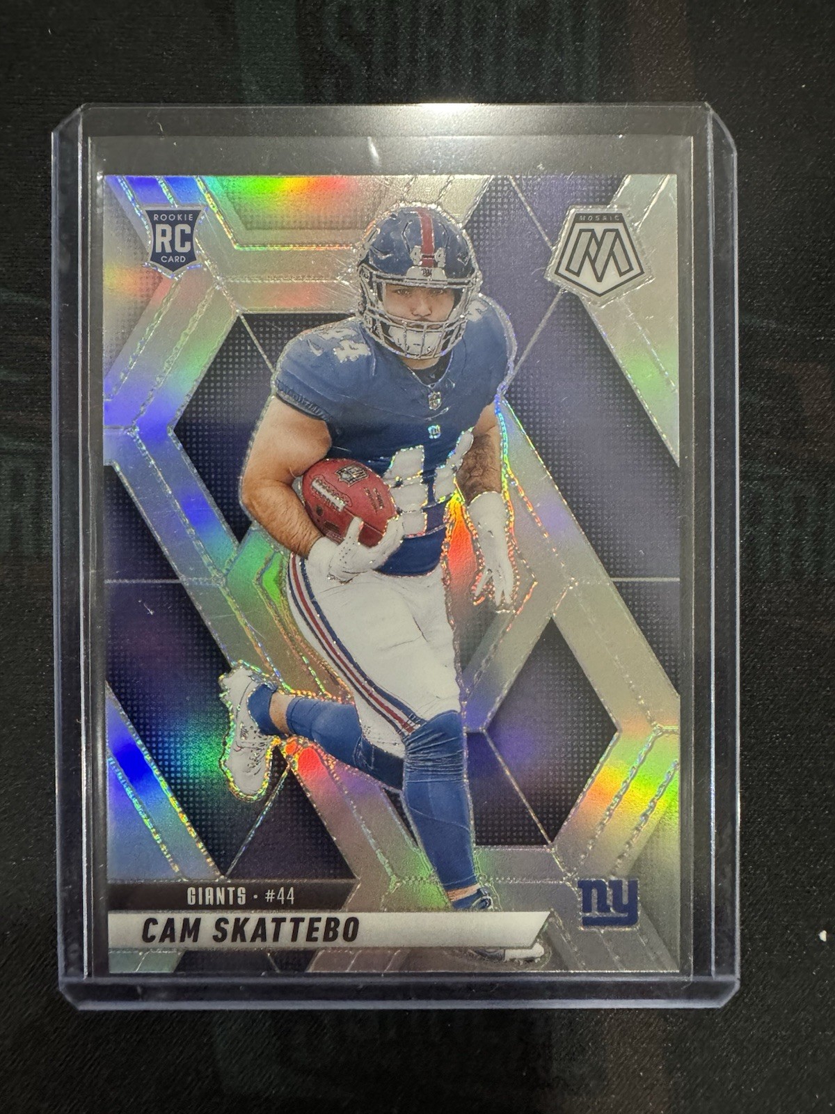 2025 Panini Mosaic Silver Cam Skattebo #305