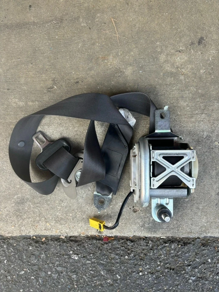 2010 2011 2012 Honda Crosstour Left Driver Seat Belt Retractor Assembly Black Foto 2 de 4