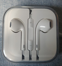 Apple Earbuds with 3.5mm jack
