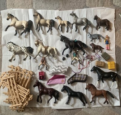 Lot Of 8 Schleich Horses & 4 non Schleich Horses - Schleich accessories & etc