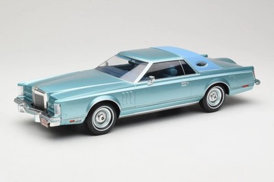 1978 Lincoln Continental Mark V Light Blue Metallic in 1:18 scale