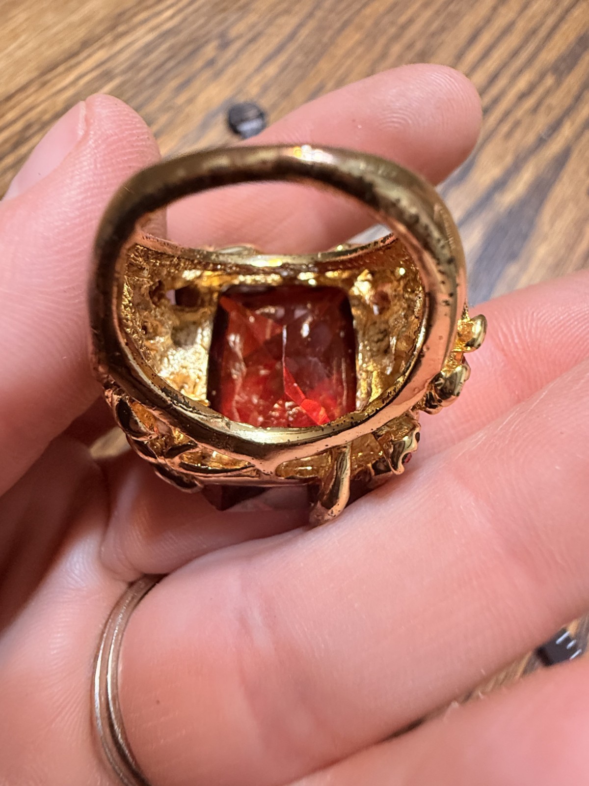 Ruby red and gold ring - image 5
