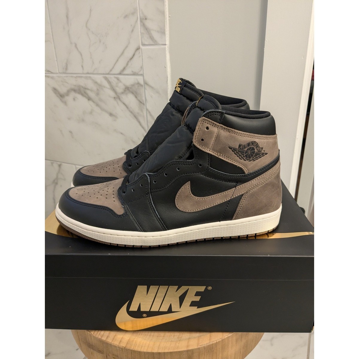 Air Jordan 1 Retro High OG Black Metallic Gold Brown  display picture 1