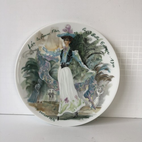 Vintage 1976 D'Arceau Limoges Collectors Plate “Léa la Femme Fleur 1900” - Picture 2 of 6