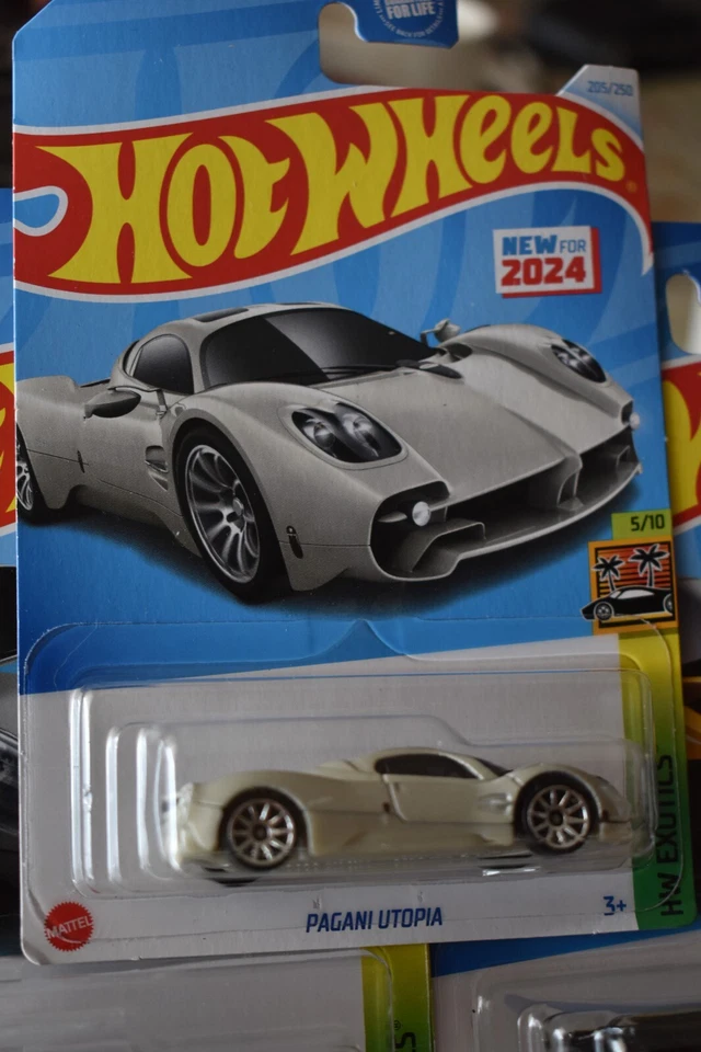 Hot Wheels HW EXOTICS LAMBORGHINI, PORSCHE, PAGANI, BUGATTI & KOENIGSEGG NEW - Image 2 of 4