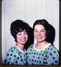 Two Sisters portrait by Norman E. Miller  - Stereo Realist Slide (#213)