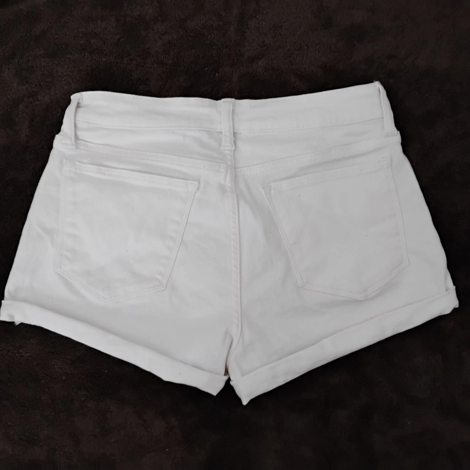 Pantalones cortos vaqueros Arizona Jean blancos talla 7 tiro medio Foto 2 de 4