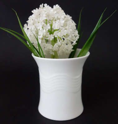 Moderne Vase Tischwase Arzberg Swingline weiß Wellen Relief Höhe 9,5 cm