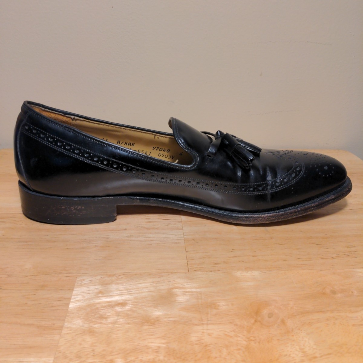 Johnson & Murphy Black Leather Wingtip Tassel Slip On Loafers