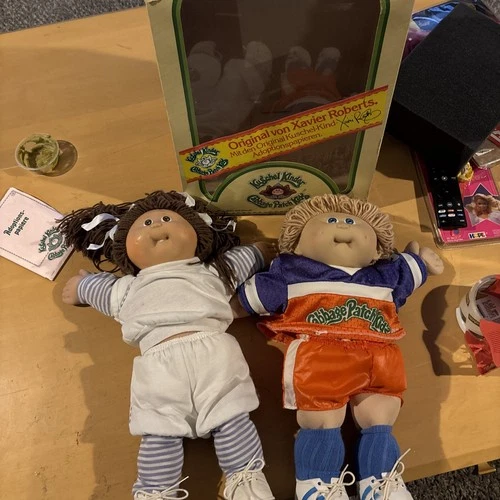 Two Original Von Xavier Roberts Kuschel Kinder Cabbage Patch Dolls one box AP