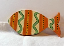 Handcrafted/Handpainted wooded Fish/varnished for in or outside 7.5"